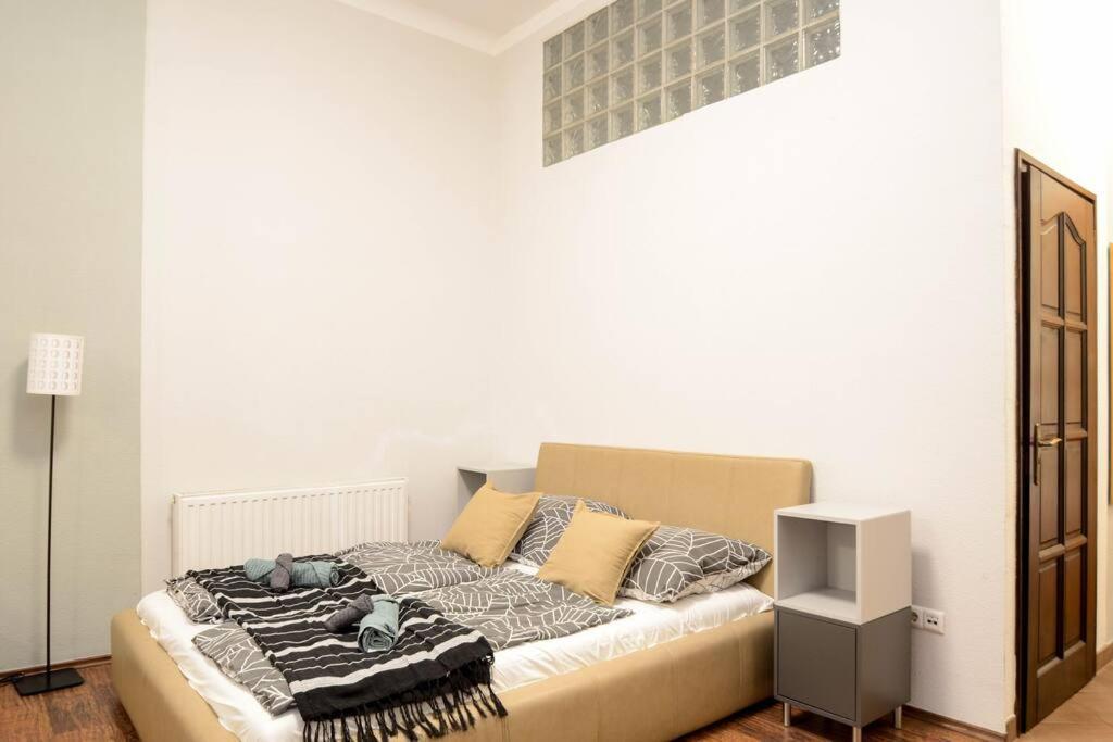 Famous Kiraly Street At Large 3Br 10Ppl @ Central Budapeste Exterior foto