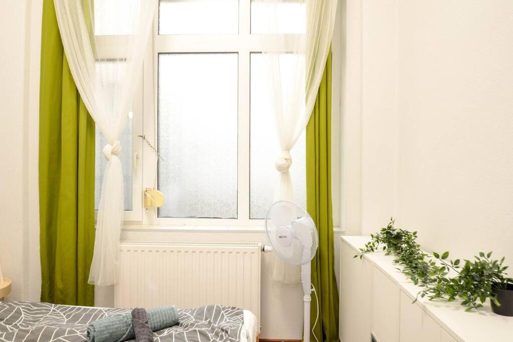 Famous Kiraly Street At Large 3Br 10Ppl @ Central Budapeste Exterior foto